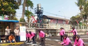 Polsek Krembangan Dorong Ketahanan Pangan Lewat Budidaya Ikan Lele.
