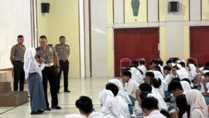 Polrestabes Surabaya Edukasi Siswa SMAN 1 tentang AI, Tekankan Penggunaan Aman dan Etis
