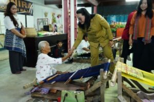 ECO-Ulos Taput Ubah Limbah Pertanian Jadi Wastra Bernilai Ekonomi