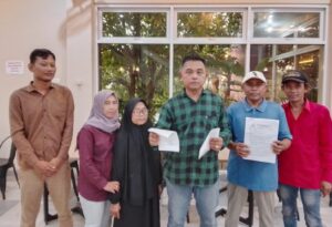 Ahli Waris Sodikin Gugat Pemdes Plosowahyu ke KIP Jatim dan Diadukan ke Ombudsman atas Sengketa Buku C Tanah