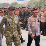 Sambut HUT ke-81 RI, Pangdam Jaya dan Kapolda Metro Jaya Pimpin Karya Bakti Bersihkan Sungai di Jakarta Utara