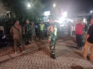 Patroli Malam, Koramil 03/Teluk Pucung Bersinergi Bersama Linmas Jaga Kamtibmas
