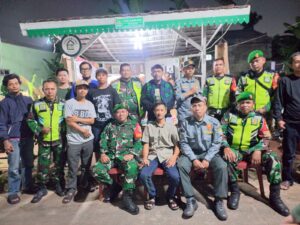 Ciptakan Suasana Aman dan Nyaman, Koramil 04/Jati Asih Bersinergi Laksanakan Patroli Malam