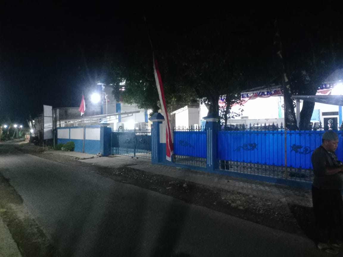 Foto: SPPG yang ada di Desa Prambontergayang pada hari Sabtu malam (22/8/2026). (Budiono: beritakeadilan.com)
