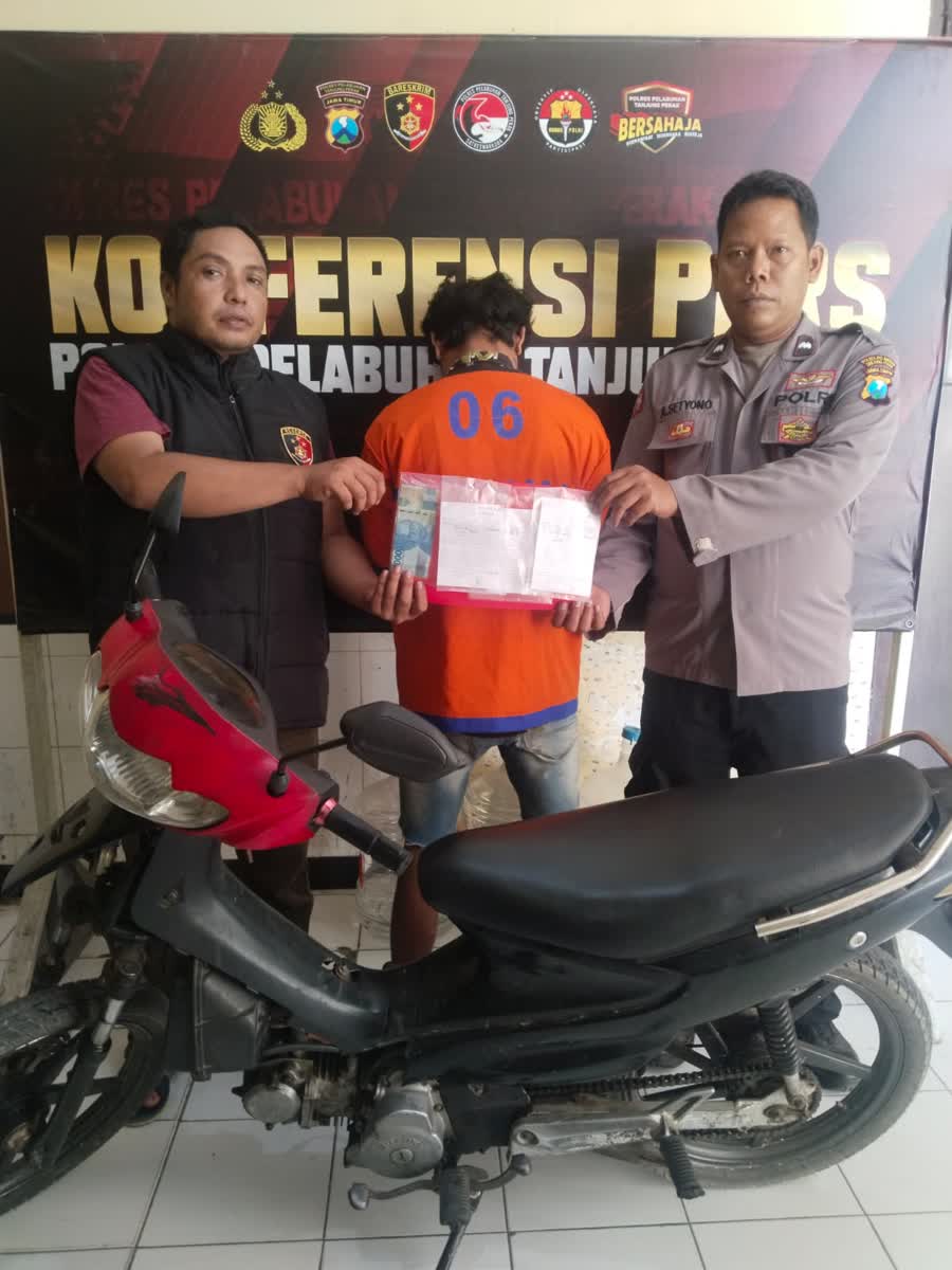 Foto: Polsek Kenjeran mengamankan pelaku pencurian gudang plastik di Tambak Wedi Surabaya