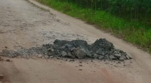 Tumpukan Batu Pitrun Mengancam Keselamatan, Warga Desak Pemdes Anjung Ganjang Segera Bertindak