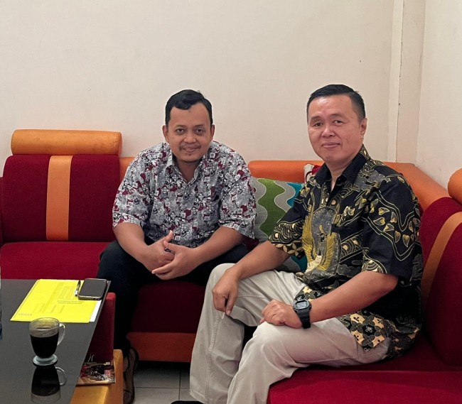 Foto : Pimpinan KSP Delta Pratama Blitar Rofiq Syaifudin bersama LBH Cakram Perwakilan Blitar