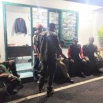 Babinsa Koramil 08/Duren Sawit Gelar Patroli Malam Perkuat Keamanan, Cegah Tawuran dan Kenakalan Remaja