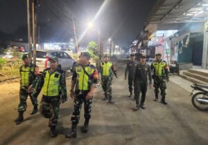 Koramil 02/Pondok Gede Aktif Patroli Malam, Bersama Aparat Keamanan Ciptakan Situasi Kondusif