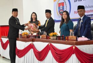 Bupati Humbahas Sampaikan Ranperda P-APBD 2026, Belanja Daerah Naik Jadi Rp955,37 Miliar