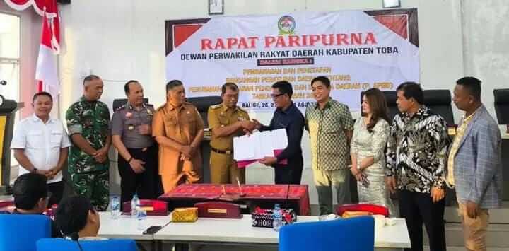 Rapat Paripurna DPRD Toba Setujui Ranperda P-APBD 2026 untuk Ditetapkan Menjadi Perda