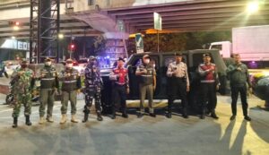 Patroli Malam Minggu, Koramil 03/Ps.Rebo-Ciracas Bersama Komduk Perkuat Kamtibmas di Wilayah Ciracas