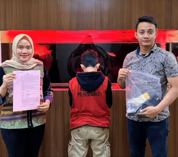 Foto: Satresnarkoba Polrestabes Surabaya menangkap perempuan asal Jombang di kamar kos kawasan Simo Sidomulyo dengan barang bukti sabu dan ekstasi.