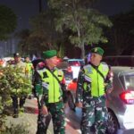 Patroli Malam Bersama, Koramil 03/Teluk Pucung Pastikan Keamanan Lingkungan Tetap Terjaga