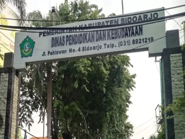 Seragam SMPN 2 Wonoayu Disorot, Klaim Sukarela Koperasi Dipertanyakan