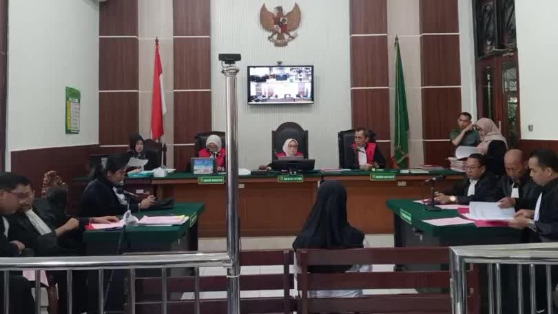 Foto: Goli Korlita divonis 1 tahun 6 bulan penjara oleh PN Surabaya
