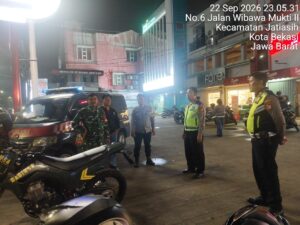 Jaga Wilayah Tetap Kondusif, Koramil 04/Jati Asih Gencarkan Patroli Malam