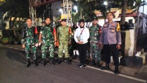 Jaga Kondusivitas Wilayah, Koramil 01/Jatinegara Bersama Komduk Gelar Patroli/Siskamling