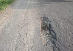 Jalan Berlubang di Jalur Medan-Banda Aceh Picu Kecelakaan, Warga Desak Pemkab Aceh Timur Bertindak