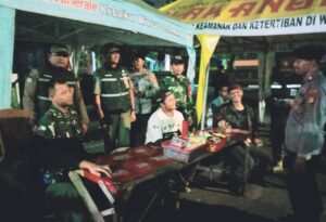Sinergi TNI-Polri dan Warga, Koramil 03/Ps.Rebo-Ciracas Gelar Patroli/Siskamling Jaga Kamtibmas