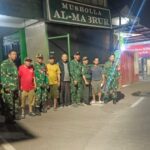 Antisipasi Tawuran, Koramil 08/Duren Sawit Bersama Komduk Intensifkan Siskamling