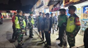 Patroli Sinergis Jaga Kamtibmas, Koramil 02/Pondok Gede Bersama Polri dan Linmas Ciptakan Rasa Aman di Wilayah