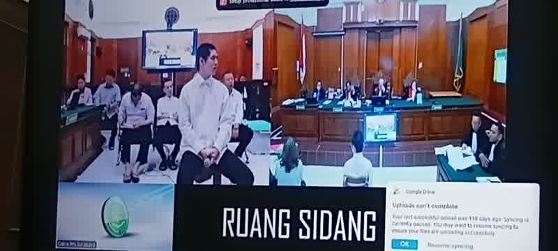 Foto: Saksi Ryotaro Takano memberikan keterangan dalam persidangan perkara dugaan penipuan daring WN Jepang di PN Surabaya