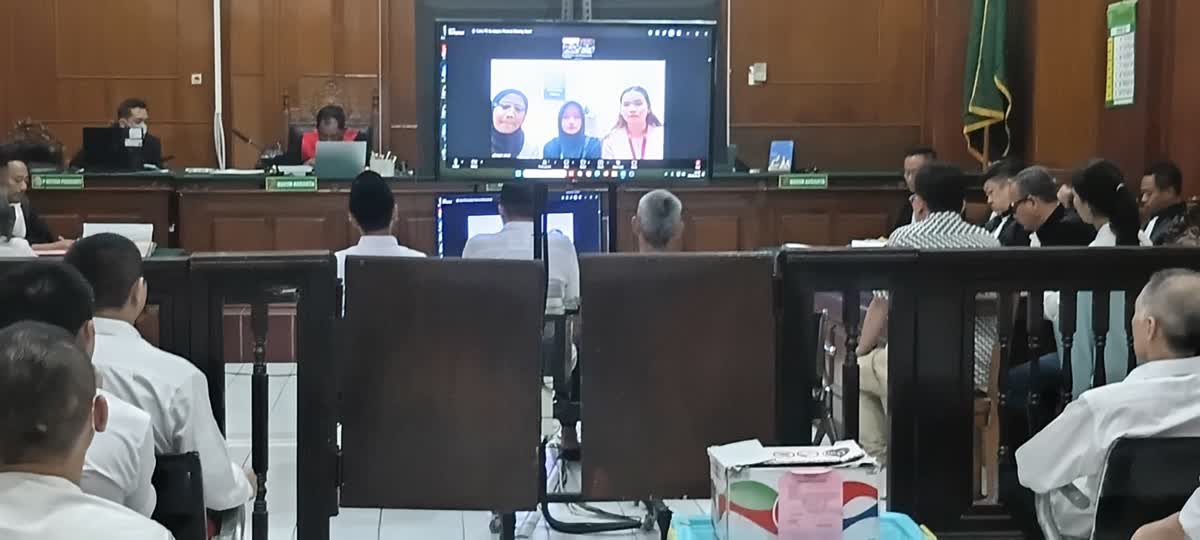 Foto: Sidang 41 WNA kasus dugaan scamming di Pengadilan Negeri Surabaya