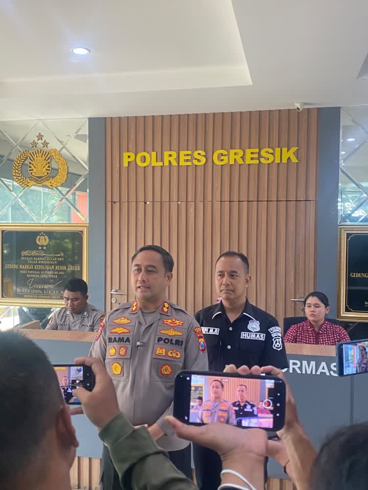 Kapolres Gresik Turun Tangan Respons Isak Tangis Warga Korban Pemerasan DC Pinjol