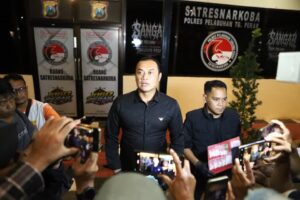 SURABAYA MEMANAS! Polres Pelabuhan Tanjung Perak Bongkar Peredaran Sabu 95,44 Gram, Pria 43 Tahun Ditangkap di Joyoboyo