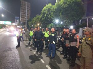 Guna Menjamin Keamanan Masyarakat, Koramil 03/Teluk Pucung Giat Patroli Malam Bersama