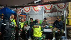Patroli Malam Gabungan Koramil 03/Teluk Pucung Pastikan Keamanan Wilayah Tetap Terjaga