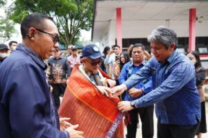 Pemkab Taput Dampingi Mendikdasmen Tinjau Revitalisasi Sekolah dan Dialog dengan Guru