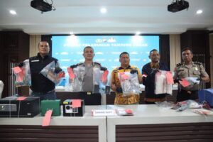 OPERASI NARKOBA SURABAYA: Polres Tanjung Perak Amankan 19 Orang di Kampung Kunti, 17 Jalani Rehabilitasi