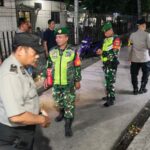 Patroli Humanis Babinsa Koramil 05/Bantar Gebang, Pererat Kedekatan dengan Warga