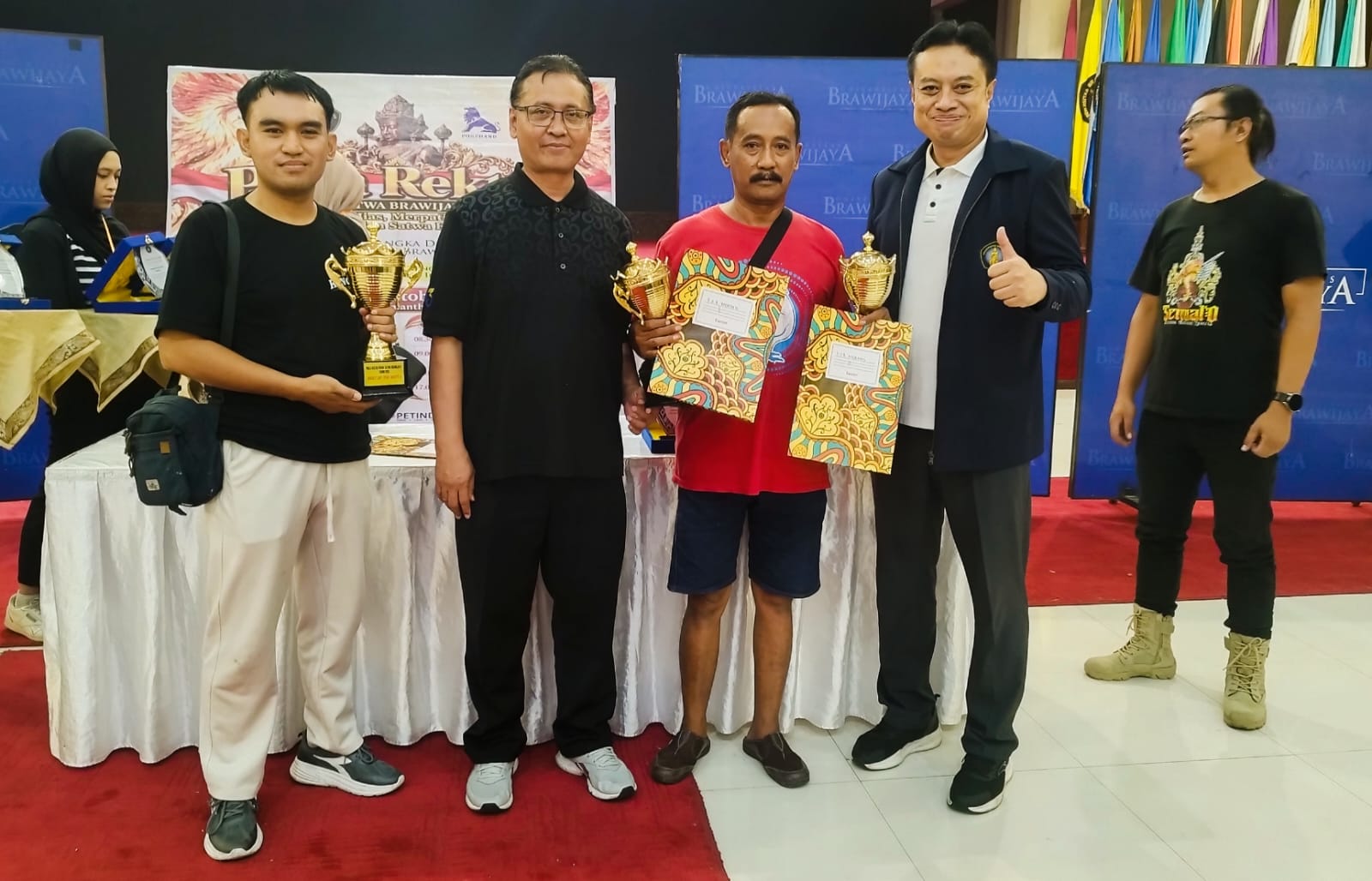 Momo Pigeon Susimojo Raih Gelar Tertinggi Kontes Merpati Hias Piala Rektor UB