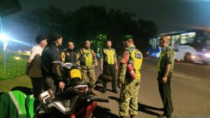 Giat Patroli Malam, Peran Mitra Jaya dan Koramil 05/Bantar Gebang Dalam Menjaga Kamtibmas di Wilayah Binaan