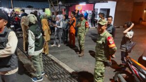 Patroli/Siskamling Koramil 07/Cipayung, Perkuat Keamanan Wilayah