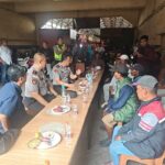 Cangkrukan Kamtibmas, Kapolres Pelabuhan Tanjung Perak Serap Aspirasi Pekerja Pasar Pabean.