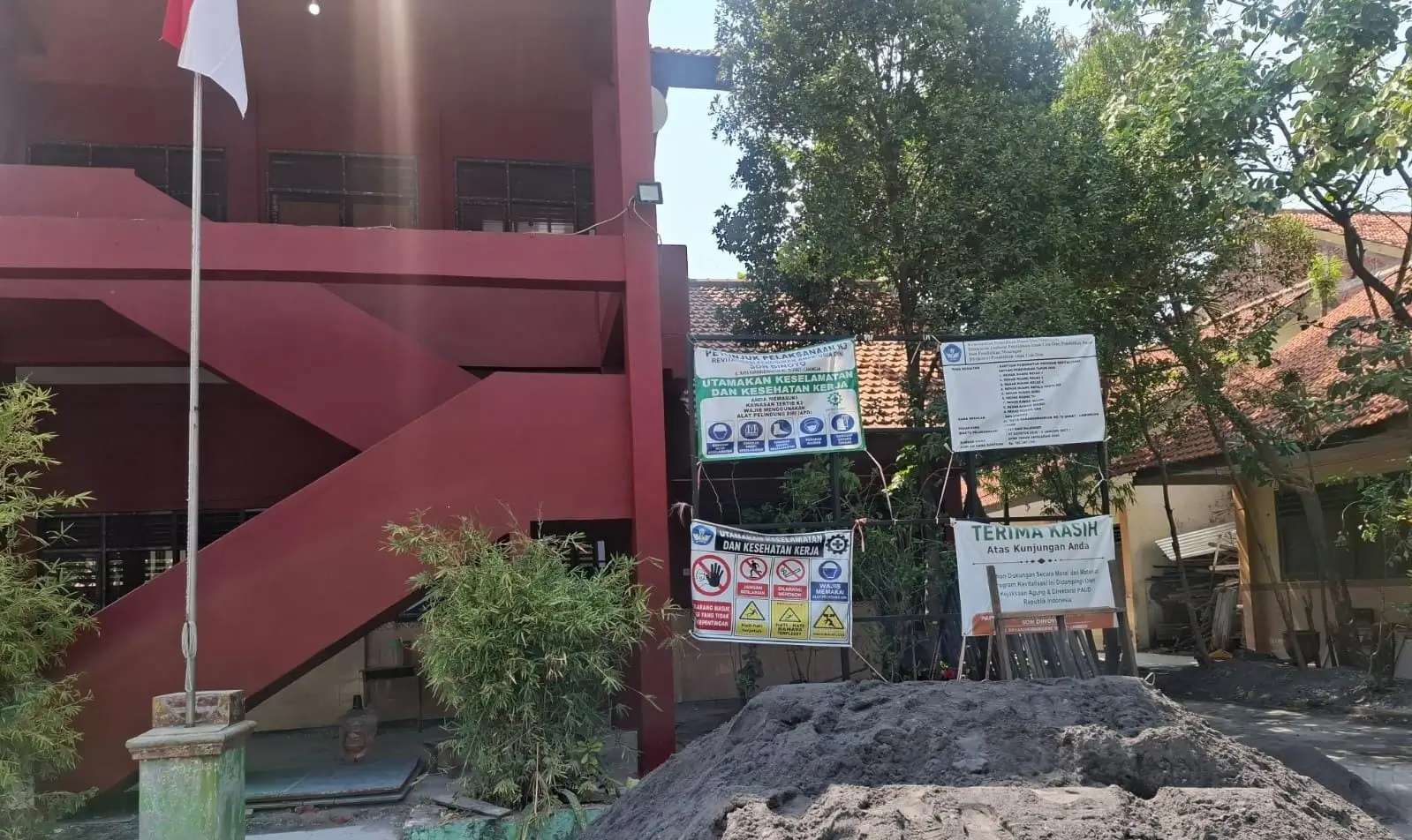 Revitalisasi Sekolah Dinoyo, Lamongan