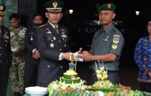 Dandim 0502/Jakarta Utara Pimpin Upacara Kesaktian Pancasila dan Kenaikan Pangkat Personel