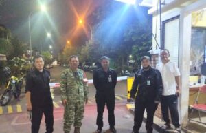 Patroli Keliling Diperkuat, Babinsa Koramil Duren Sawit Cegah Gangguan Kamtibmas