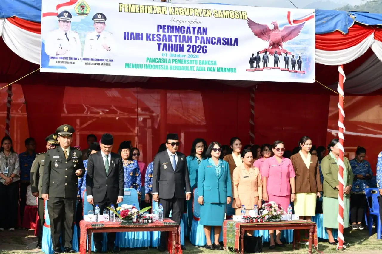 Bupati Samosir, Vandiko T. Gultom, memimpin langsung jalannya upacara yang tidak sekadar menjadi seremoni tahunan, melainkan benteng pertahanan ideologi bangsa di tanah Nusantara